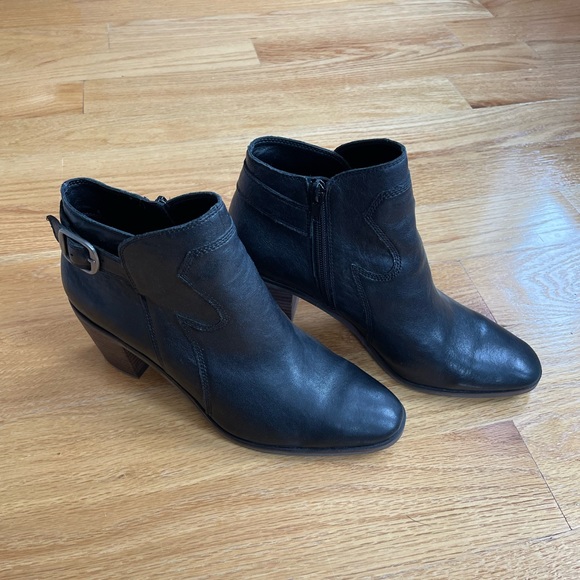 Lucky Brand Kauto Black Leather Bootie, 8.5 - Picture 1 of 4